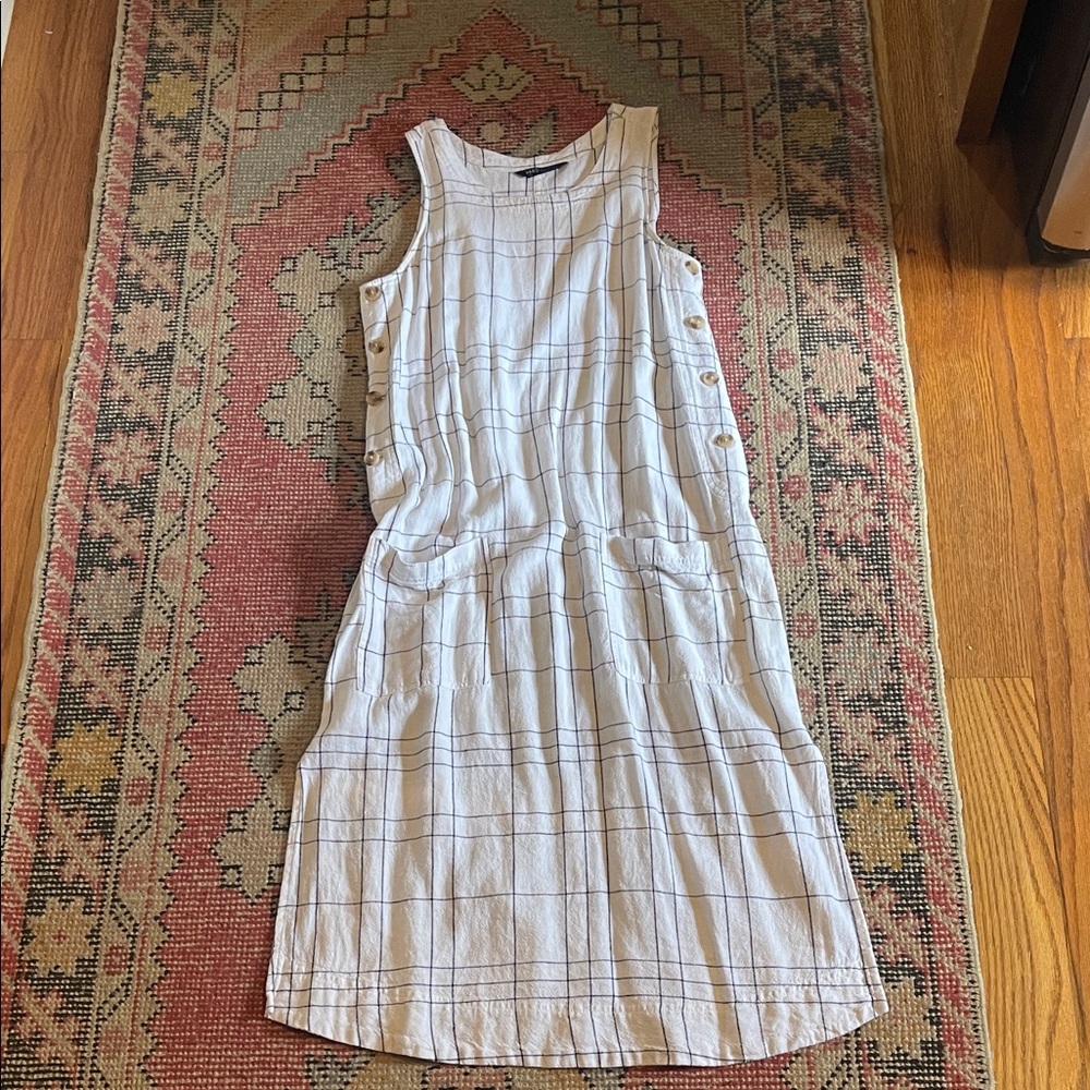 Sleeveless White Windowpane Midi Dress with Side Buttons